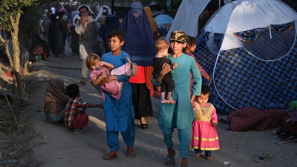 Väkivaltaisuuksia paenneita lapsia väliaikaisella telttaleirillä Kabulissa.Kuva: © UNICEF/UN0502861/Kohsar/AFP