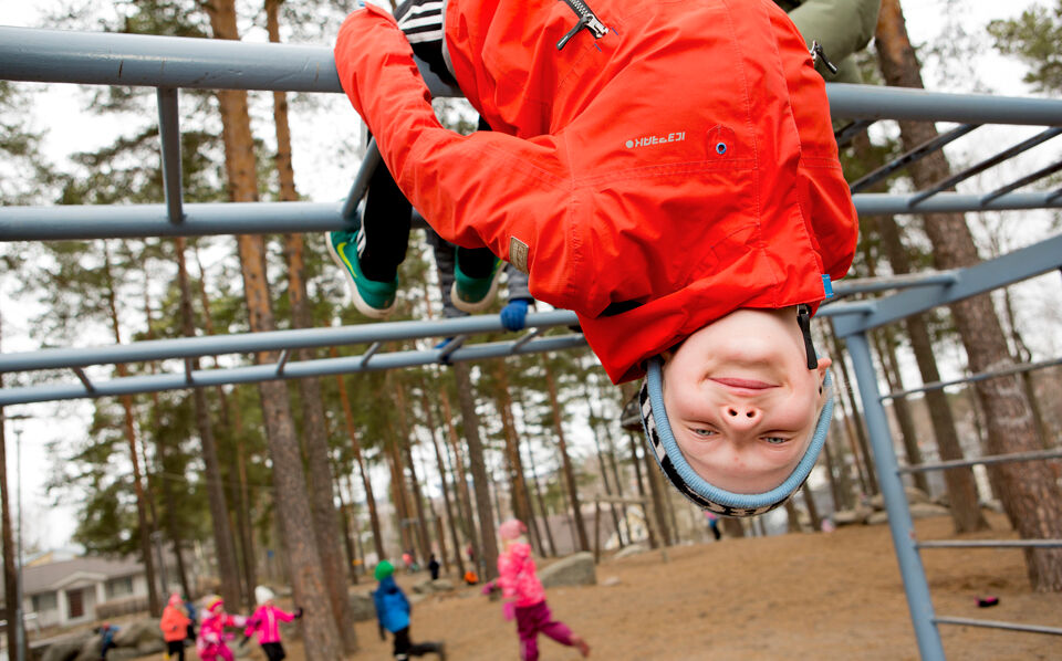 Liikunta ja urheilu ovat monen lapsen ja nuoren tärkeitä harrastuksia. Ne tukevat lasten ja nuorten hyvinvointia myös poikkeusoloissa. © UNICEF/2017/Hanna-Kaisa Hämäläinen