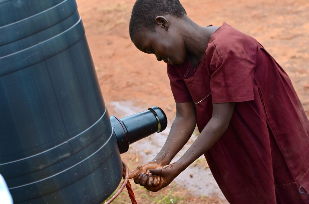 Elefanttihanan varhaisempaa versiota testattiin ugandalaisissa kouluissa vuonna 2016. © UNICEF/Uganda 2016/Kaskinen