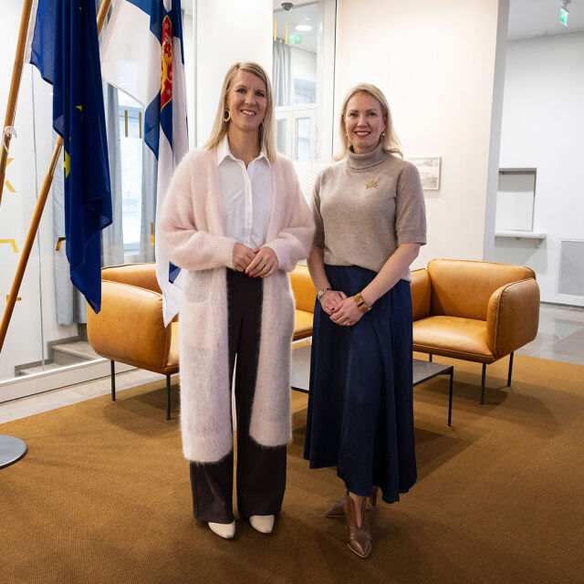 Sari Multala allekirjoitti kansainvälisen Lasten ja nuorten ilmastojulistuksen.