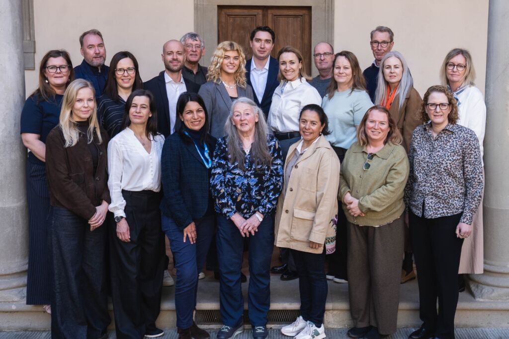 Every Child Learning -hankkeen työntekijöitä ja UNICEFin henkilökuntaa ryhmäkuvassa.